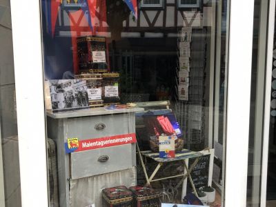 8f302060 9fd8960 a54ea2582ba7dd7